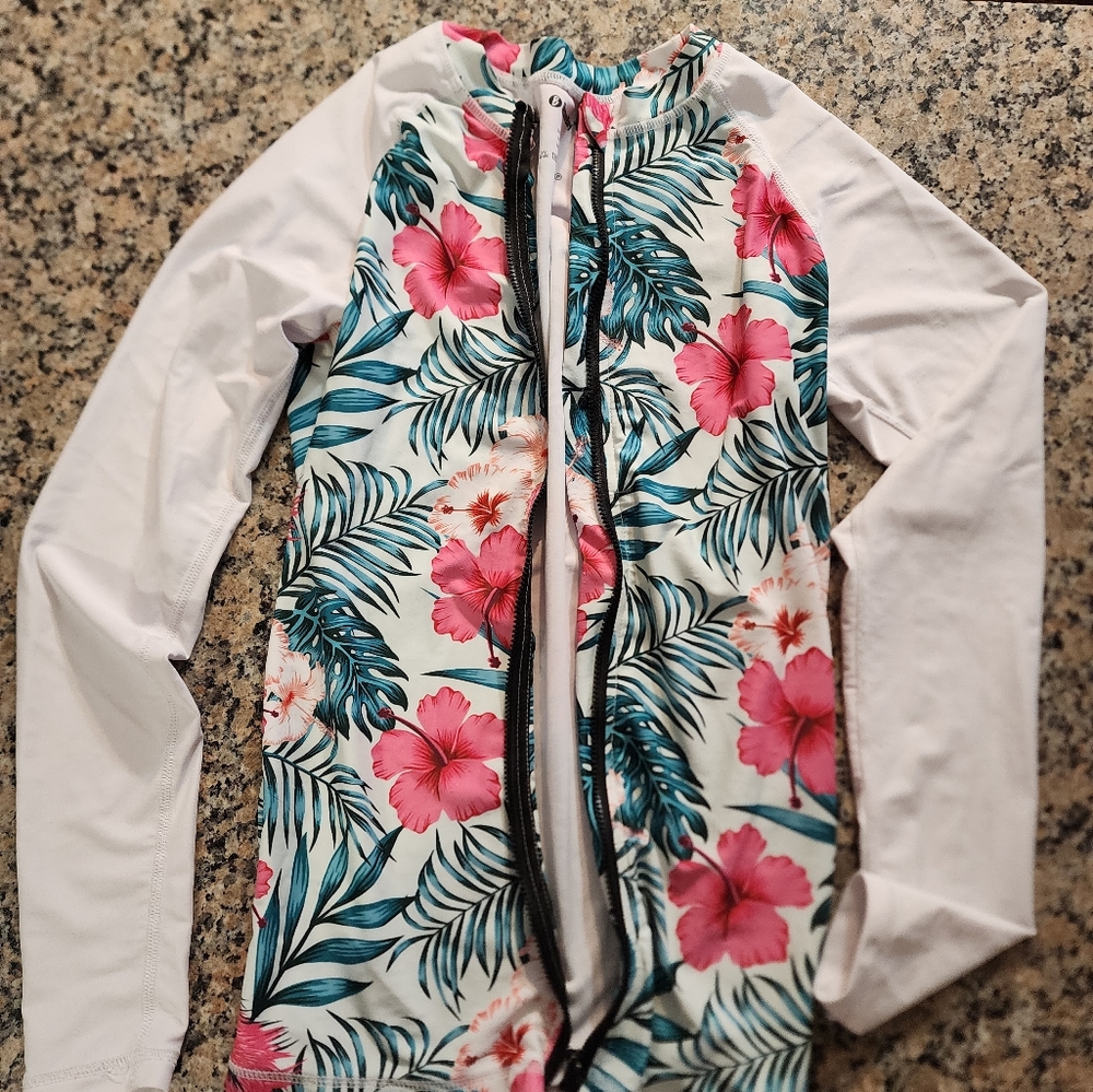 2 zip up rash guards